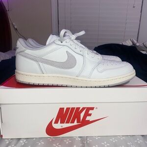 Nike Men's White Shoes